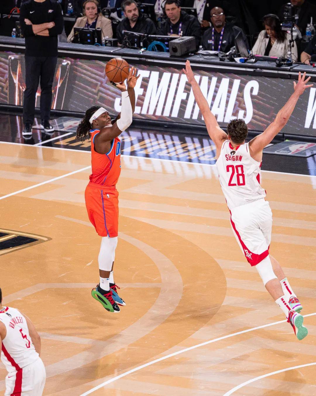 开云下载-关于火箭抵达季后赛内线围攻猛龙让人难以捉摸的信息