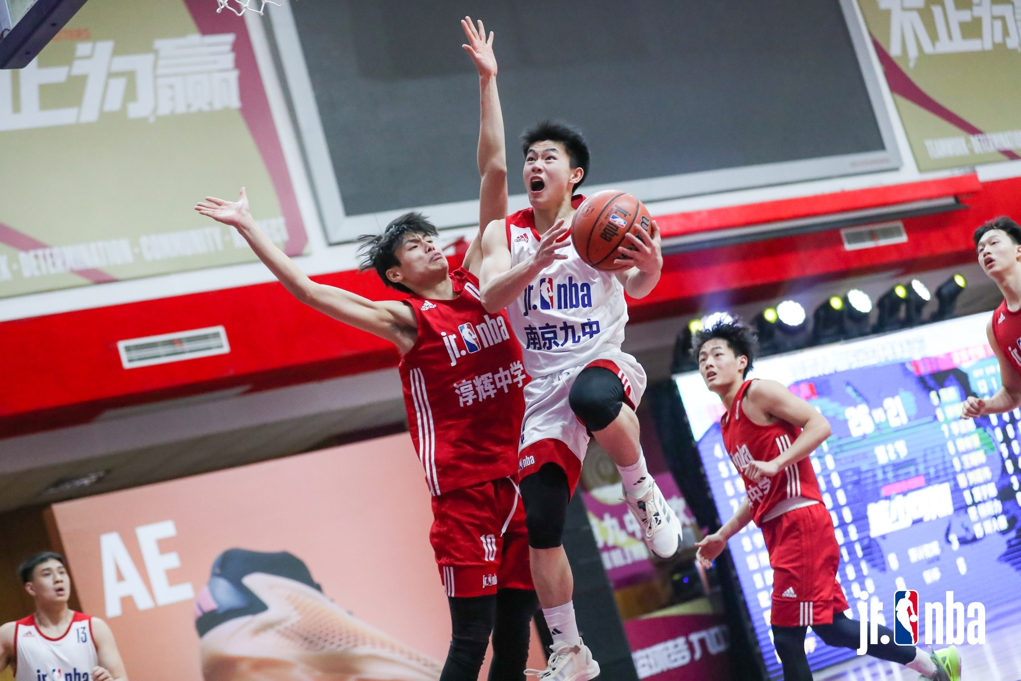 江苏男篮勇夺胜利，抢尽风头引人瞩目的简单介绍