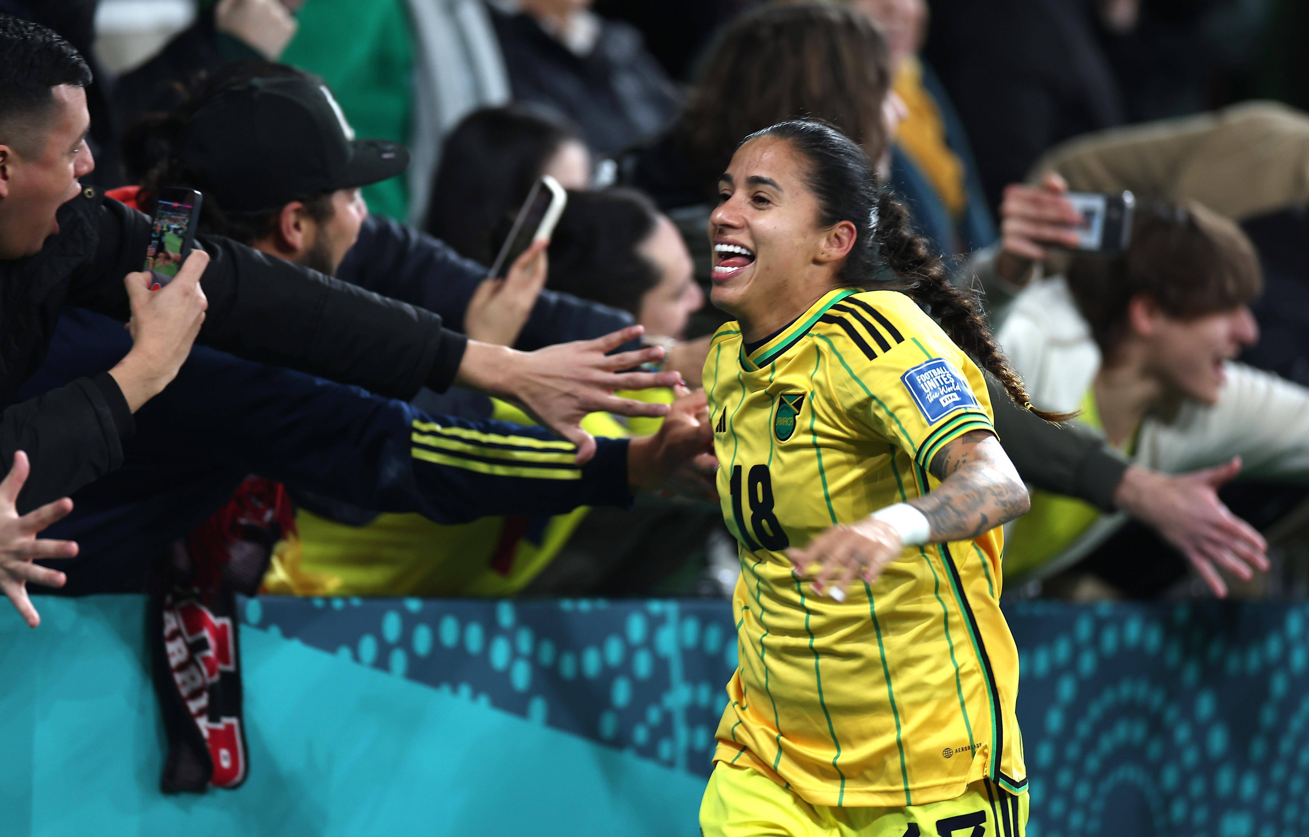 开云体育APP下载-国际足坛女队对决精彩纷呈展现实力的简单介绍