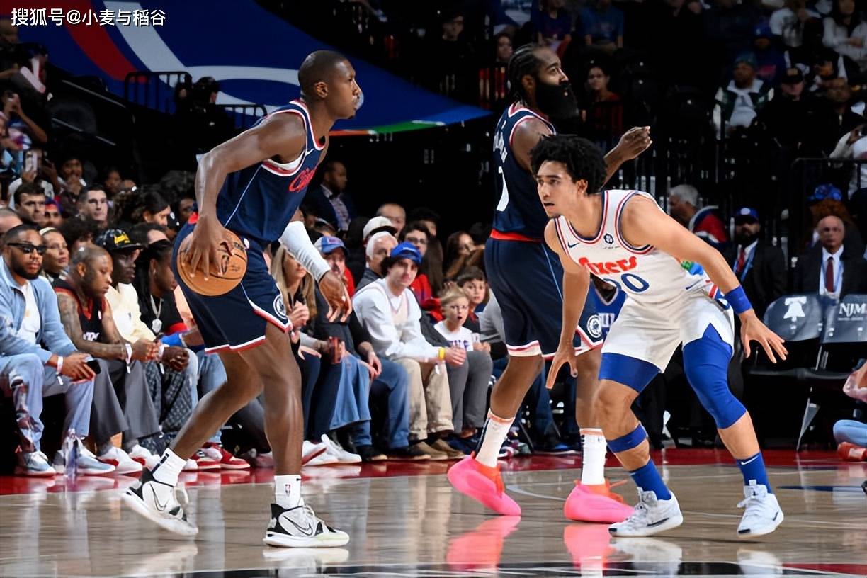 开云体育官方网站-包含快船队后卫稳定得分，助球队保持领先的词条