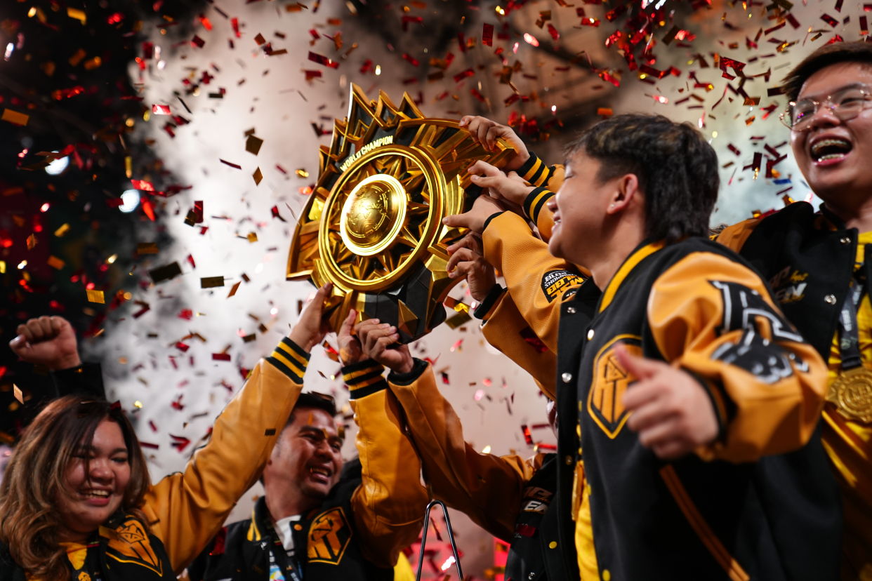 比赛即将开始，球队们全力以赴争夺胜利！