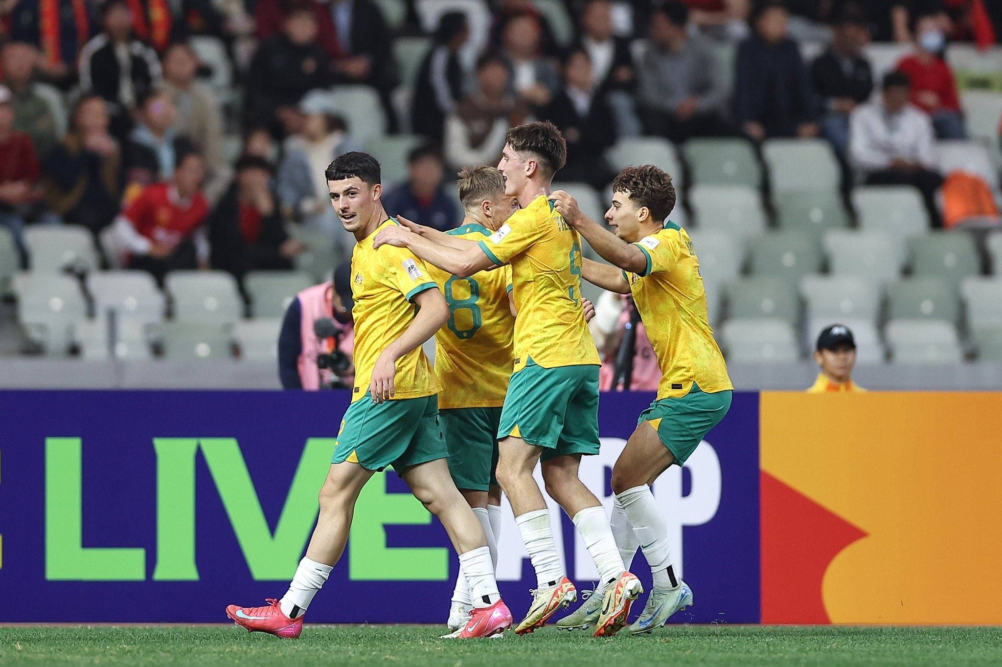 开云体育登录-关于澳大利亚球员转会欧洲，谋求更大发展的信息