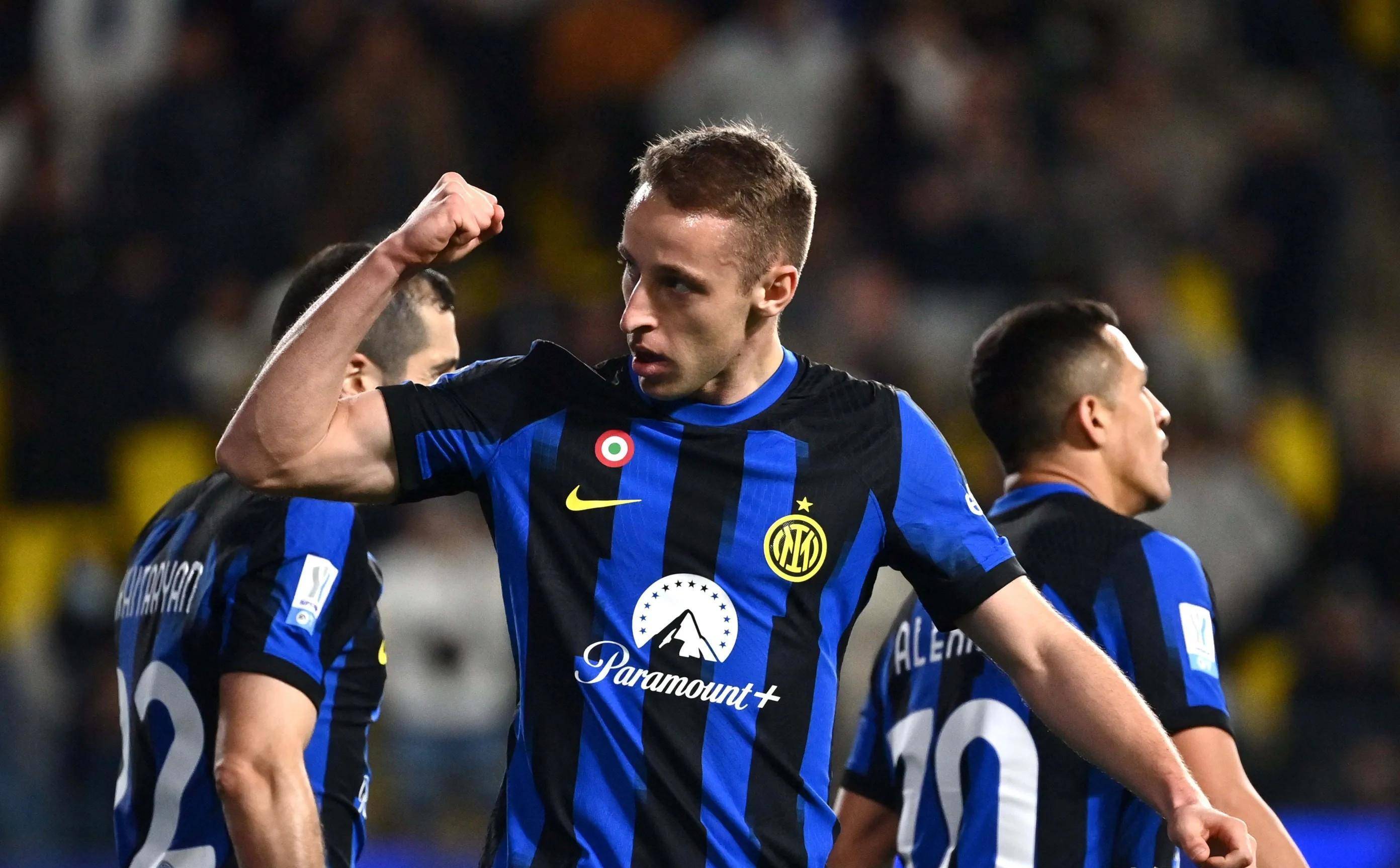 开云体育登录-意甲AC米兰遭遇失利，前四名席位岌岌可危的简单介绍