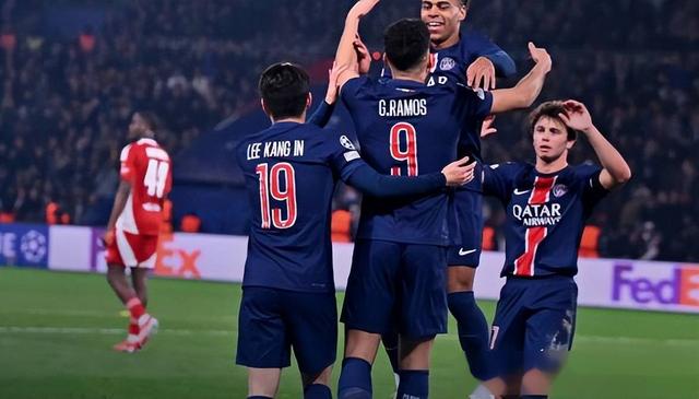 开云体育在线-包含巴黎圣日耳曼锋线进攻火力强大，多场比赛连进球的词条