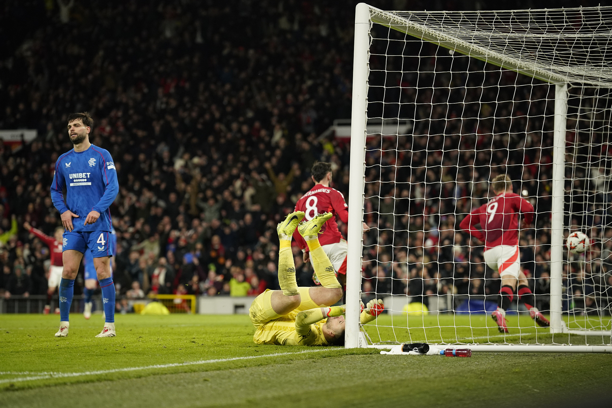 开云平台-曼联迎来连胜，球队状态回勇，前进欧冠区的简单介绍