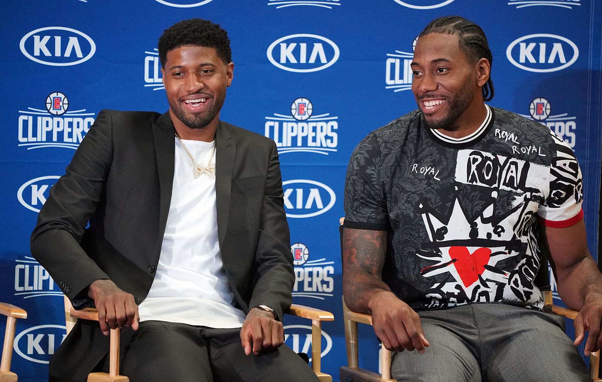 开云体育官网-洛杉矶快船与开拓者交手，全力争胜