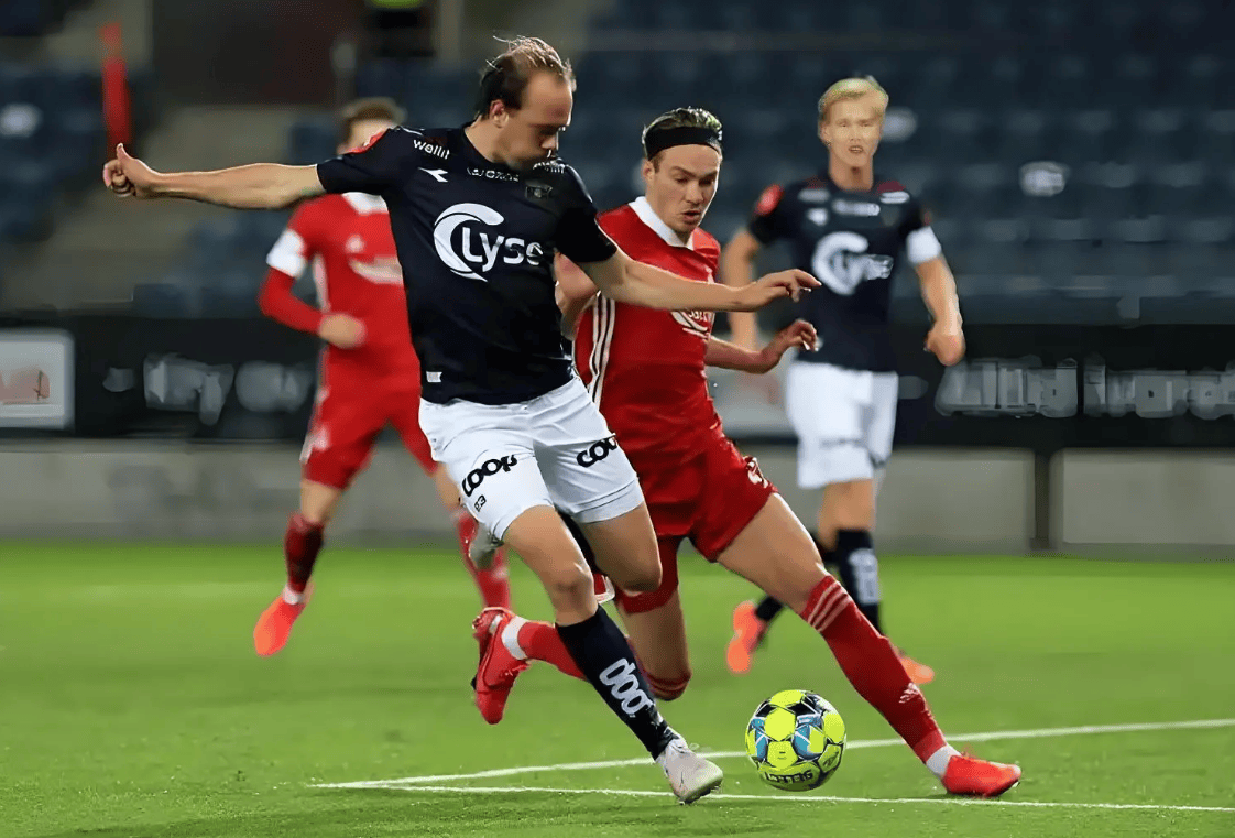 关于咫尺之差的优势争夺，胜负悬念难以预料的信息