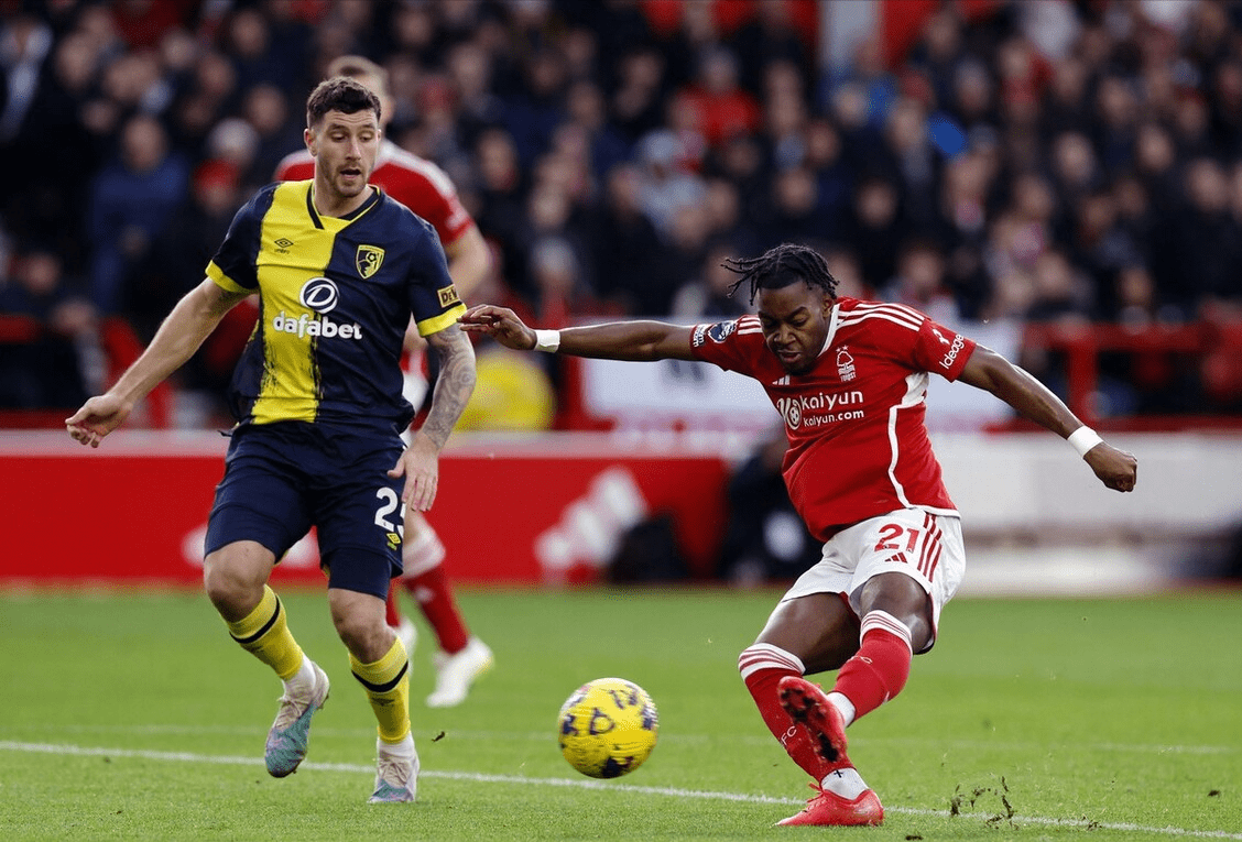 开云体育app-包含伯恩茅斯中场连续爆发，助球队取得连胜的词条