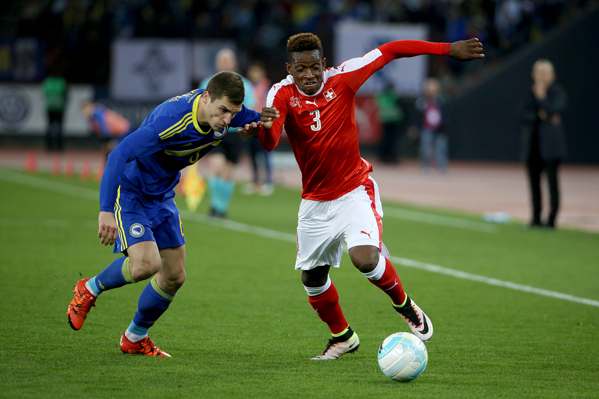 欧洲杯预选赛反击迅速，强队斗志昂扬的简单介绍