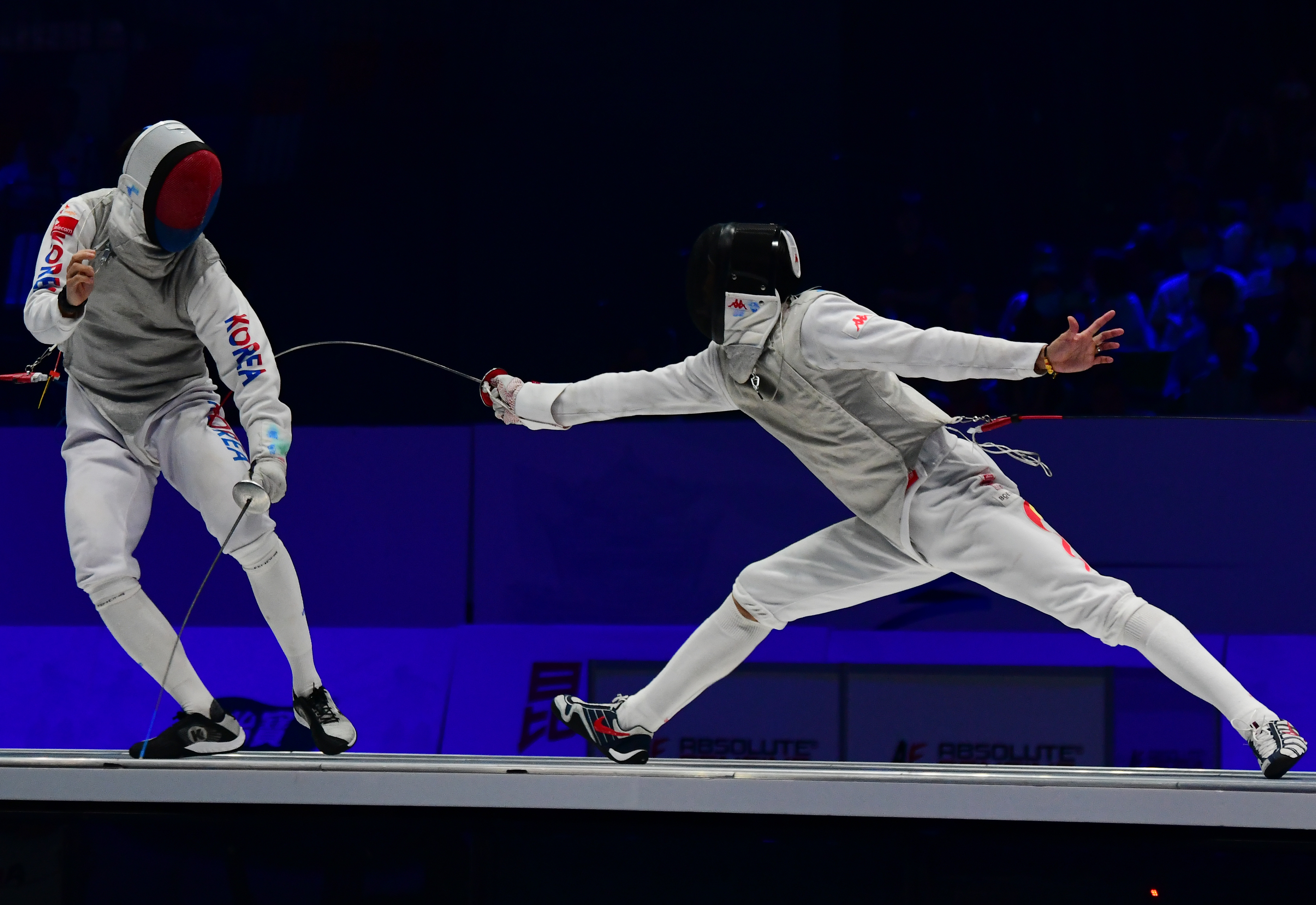 中国击剑选手连胜晋级半决赛