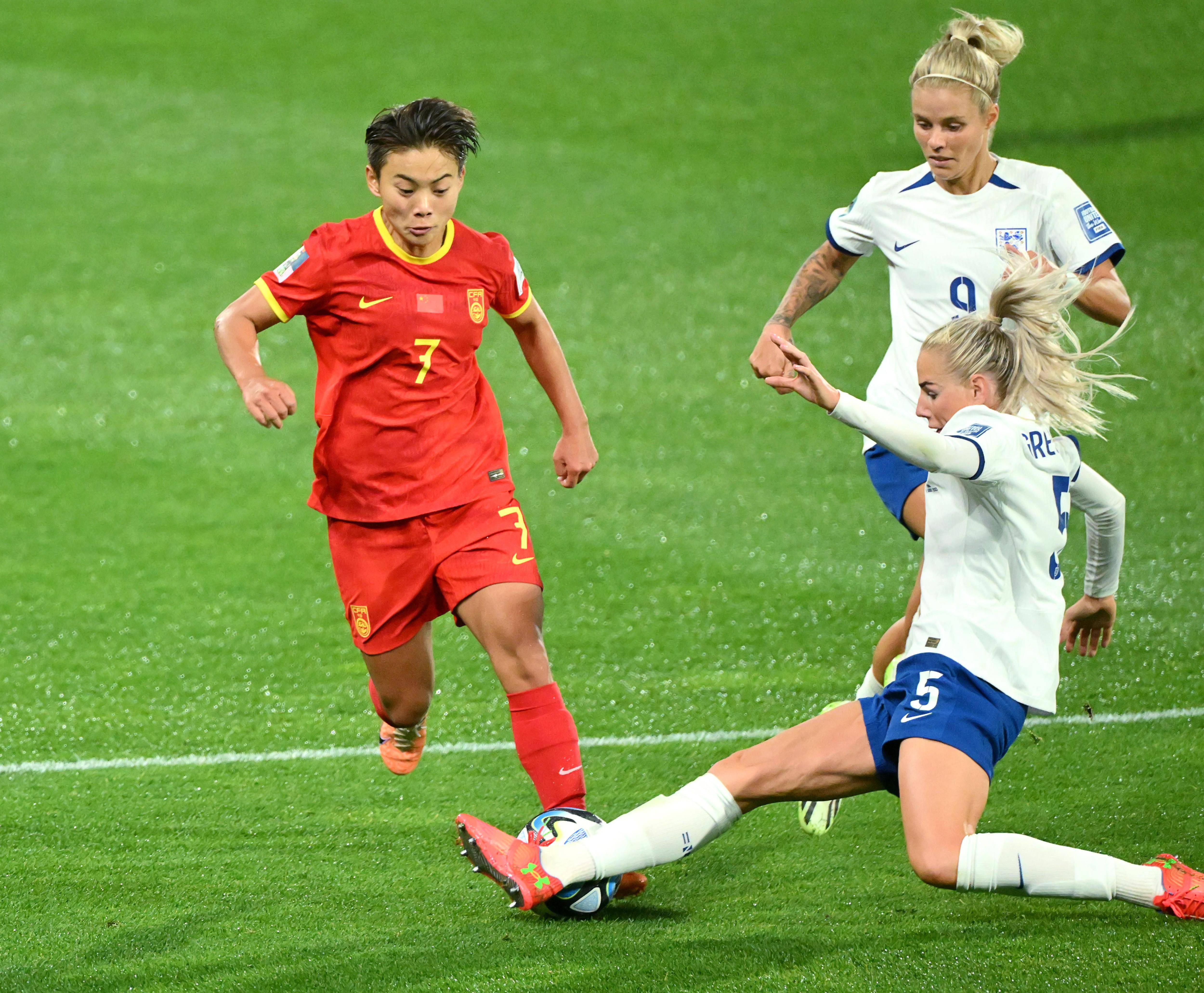 开云体育在线-印度女足队在激烈竞争中脱颖而出，斩获胜利