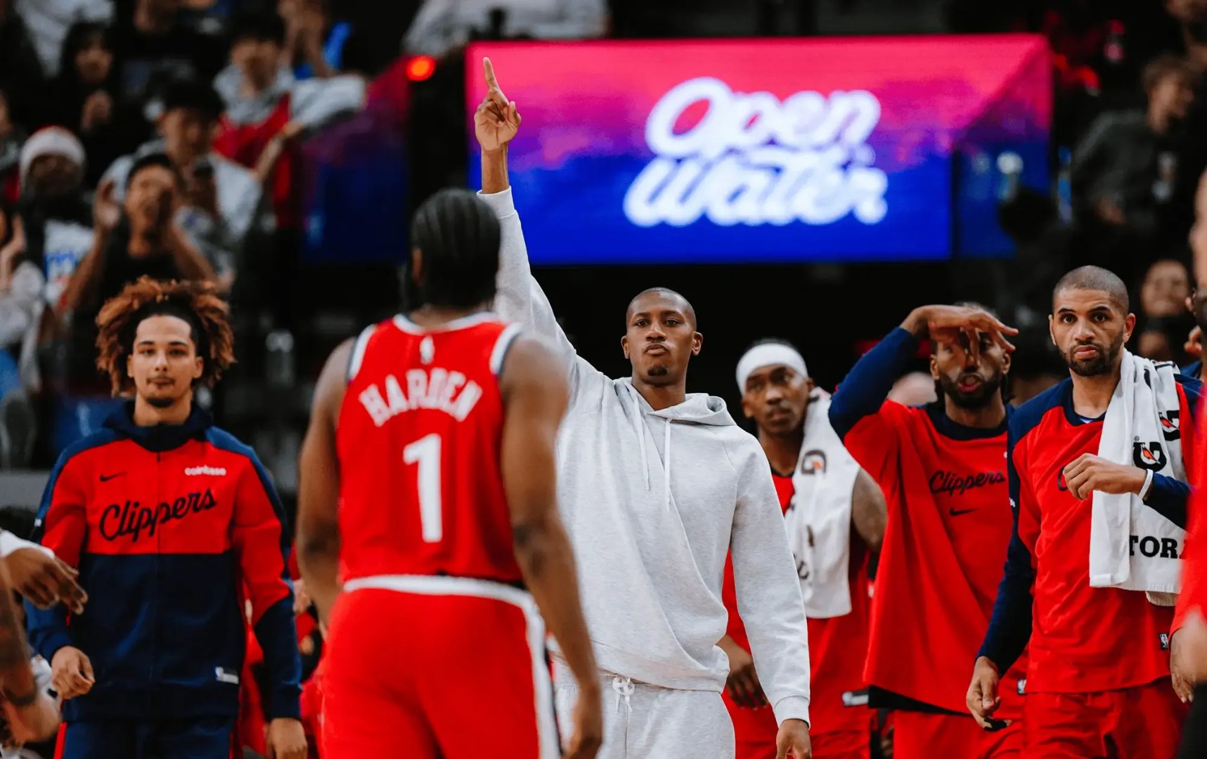 关于火箭轻取森林狼，哈登发威领队全队势如破竹的信息