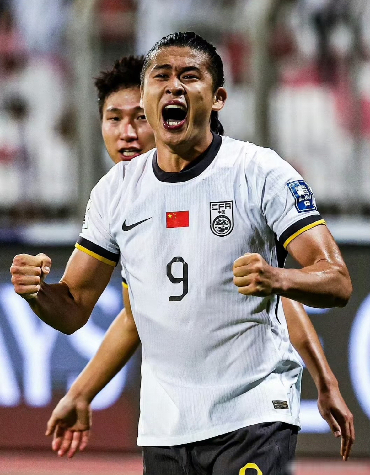 开云体育官方网站-热那亚中后卫受伤退出，打击球队士气的简单介绍