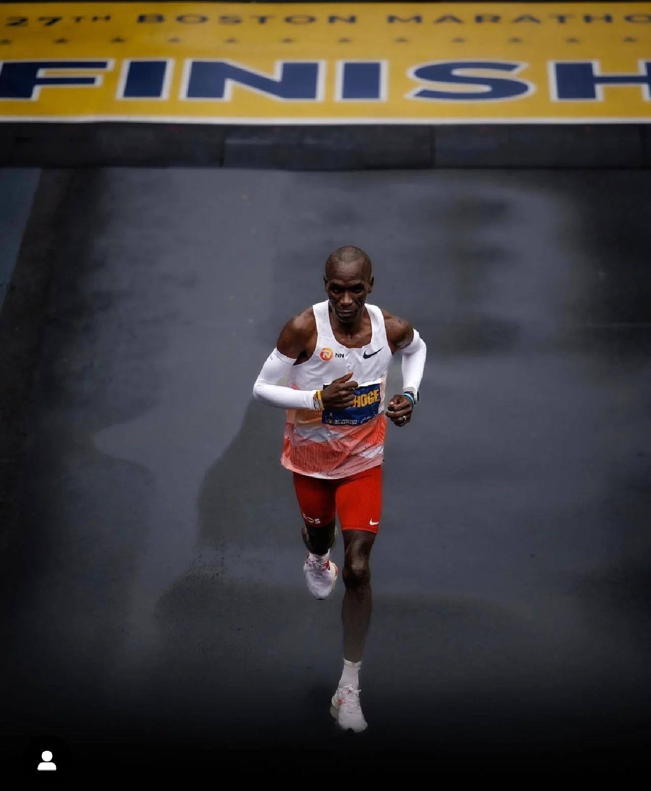 开云下载-肯尼亚长跑选手获得男子比赛冠军