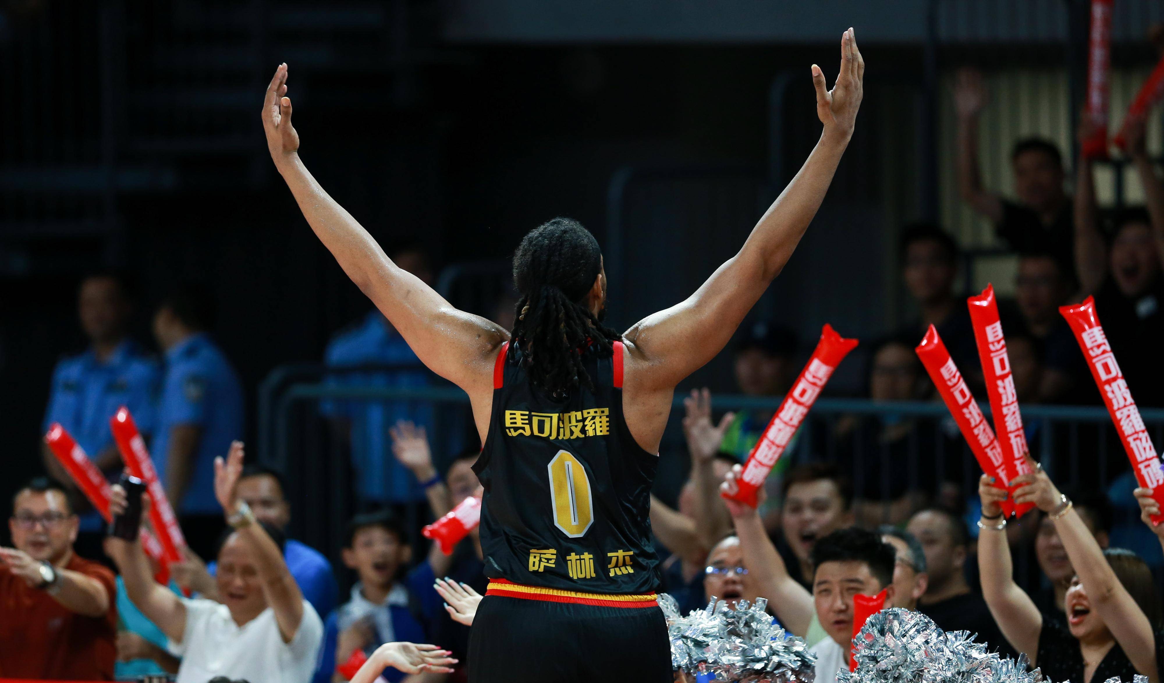 开云体育-河畔神龙队临危不惧，成功晋级季后赛