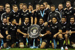 黑色球队在近期比赛中夺得胜利，挺进下一轮的简单介绍