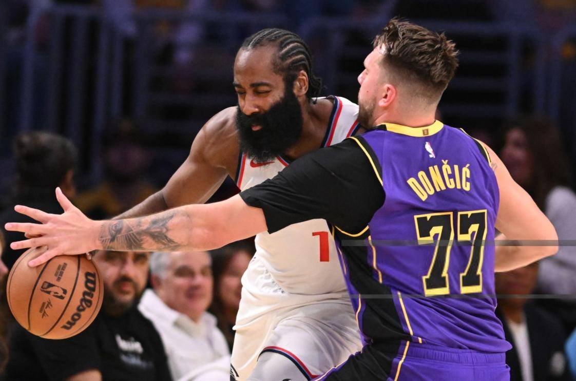 勇士如虹！杜塞尔多夫客场擒下三分继续高歌猛进的简单介绍