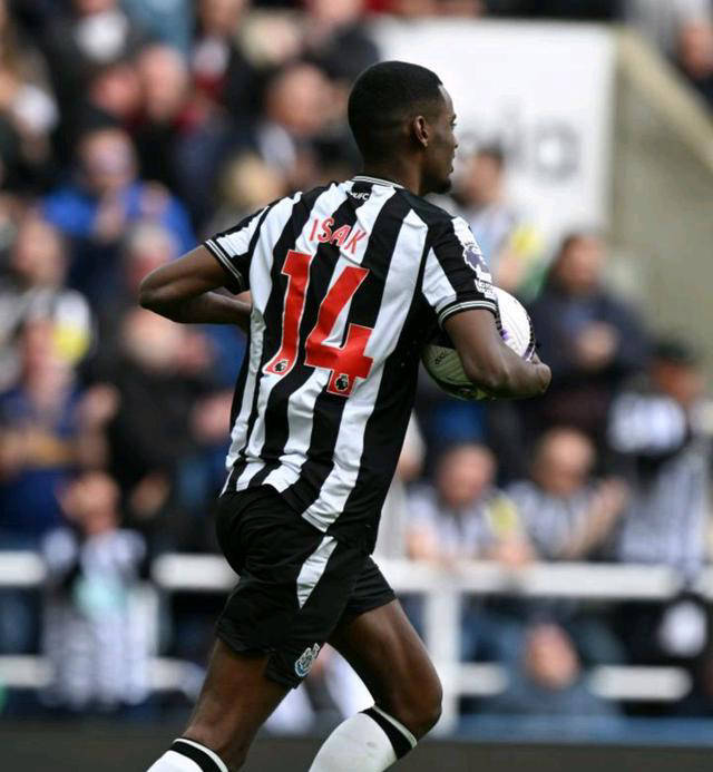 开云APP-阿尔梅里亚卓越发挥，逆袭战胜对手的简单介绍