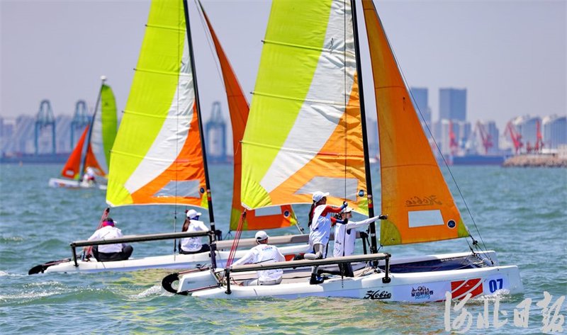 帆船比赛波澜壮阔,引人入胜 帆船比赛波澜壮阔,引人入胜