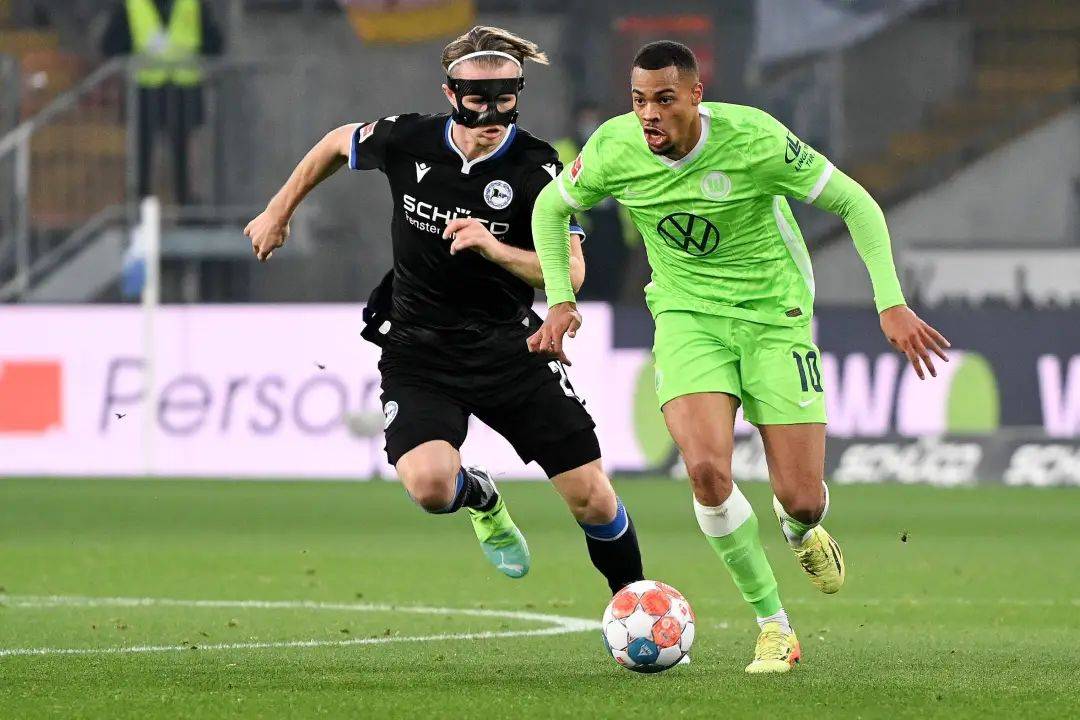 霍芬海姆主教练调整战术,带领球队逆转比赛 霍芬海姆主教练调整战术,带领球队逆转比赛