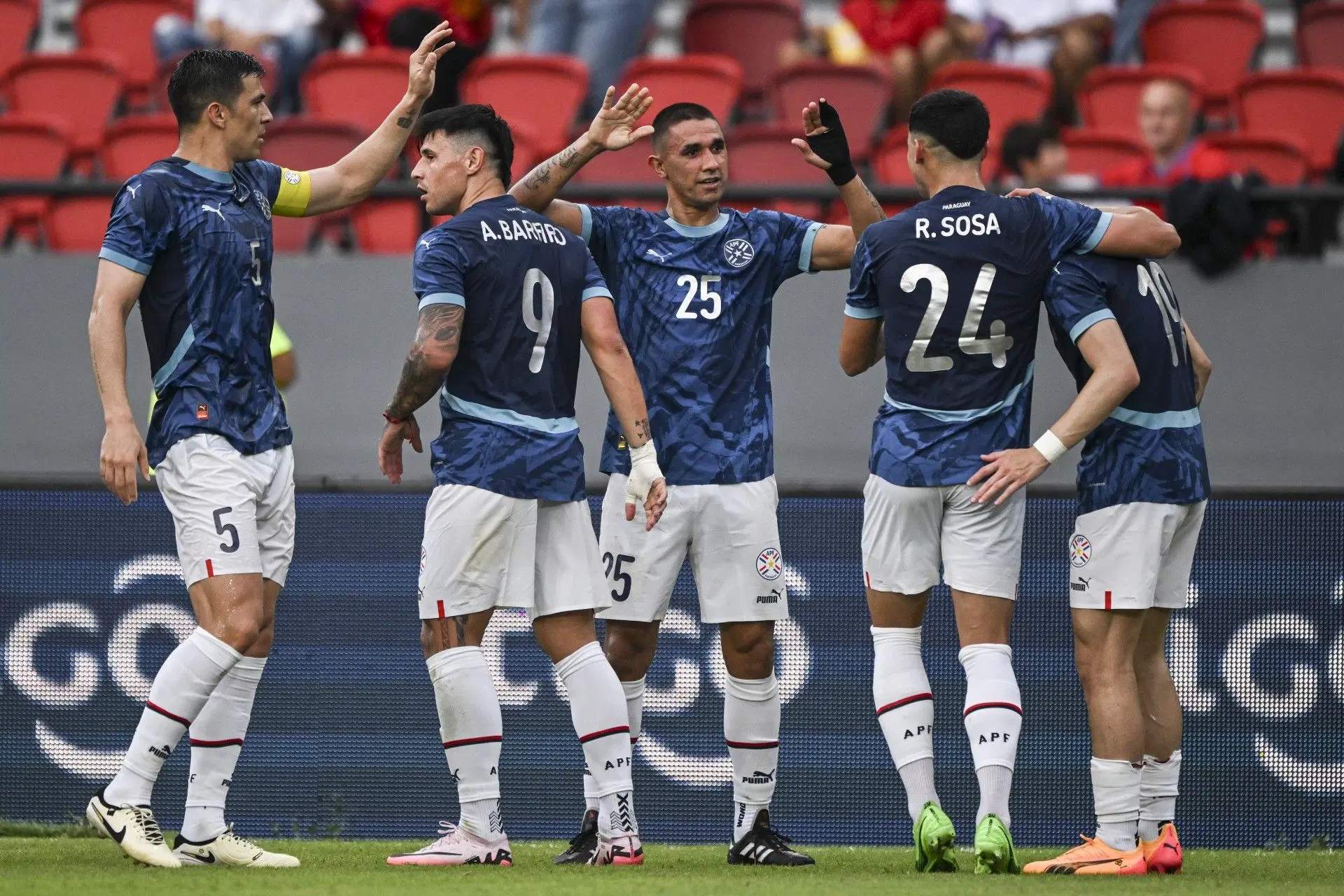 关于哥伦比亚队集结备战南美洲杯众球员发誓的信息 关于哥伦比亚队集结备战南美洲杯众球员发誓的信息