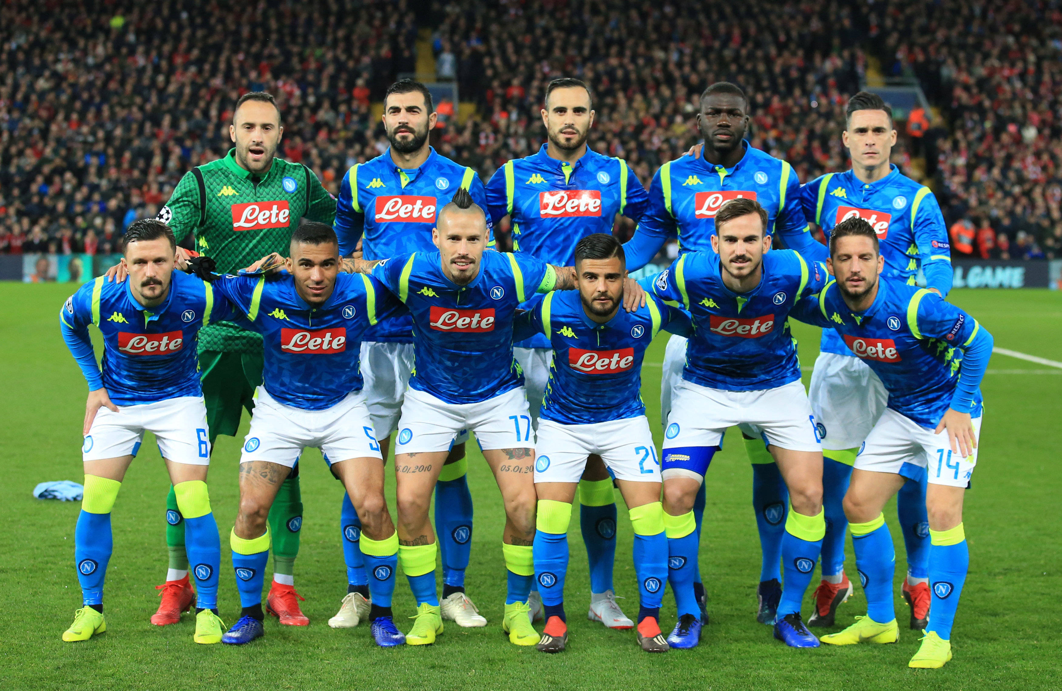 包含那不勒斯攻防兼备，击败对手的词条