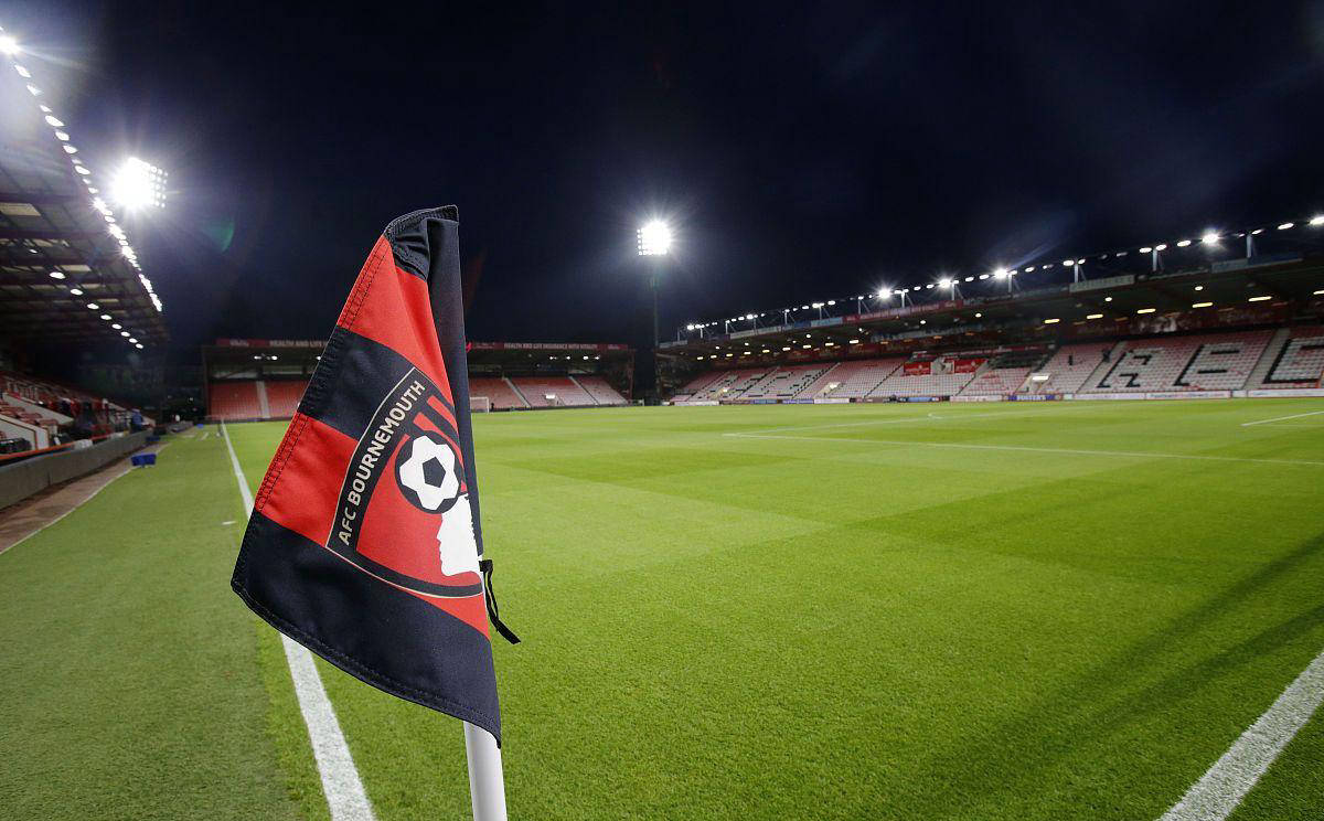 包含阿斯顿维拉客场取胜西布朗，稳固排名的词条