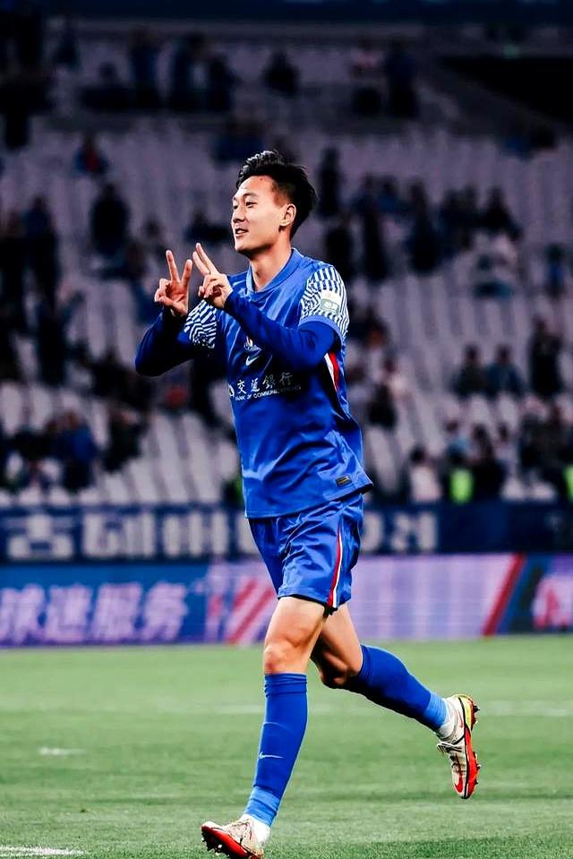 包含富力主场逼平申花，保持不败战绩的词条