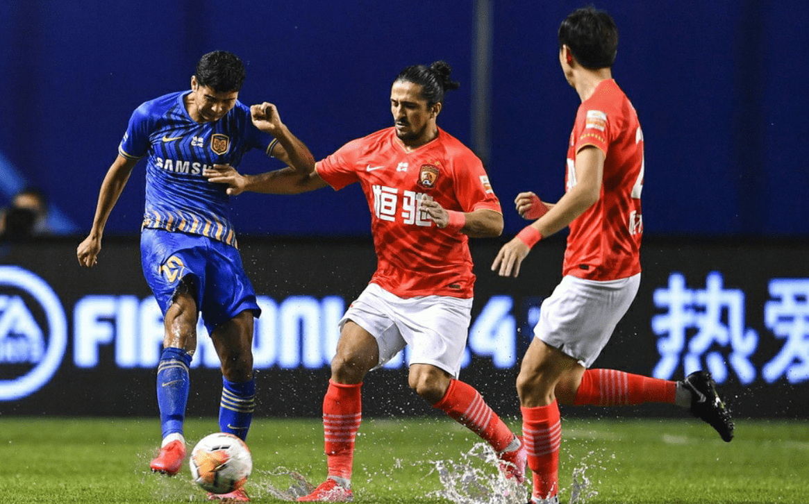 关于纷争不断:一场关键比赛的胜负悬念的信息 关于纷争不断:一场关键比赛的胜负悬念的信息