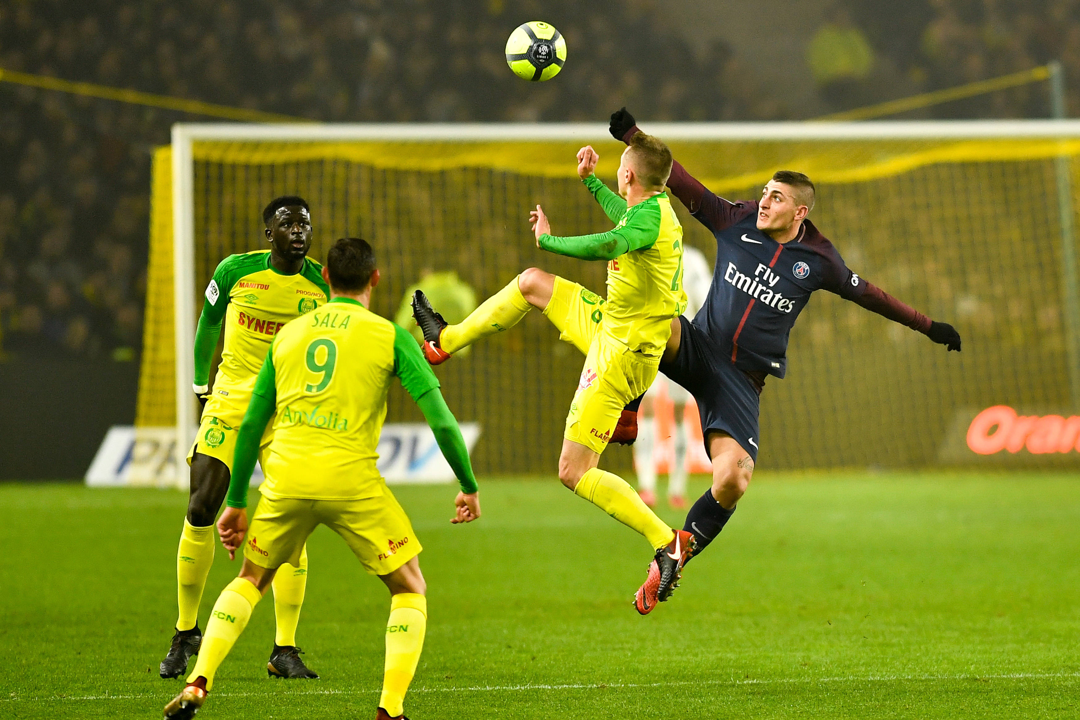 关于巴黎圣日耳曼3-0轻取南特，重返法甲榜首的信息