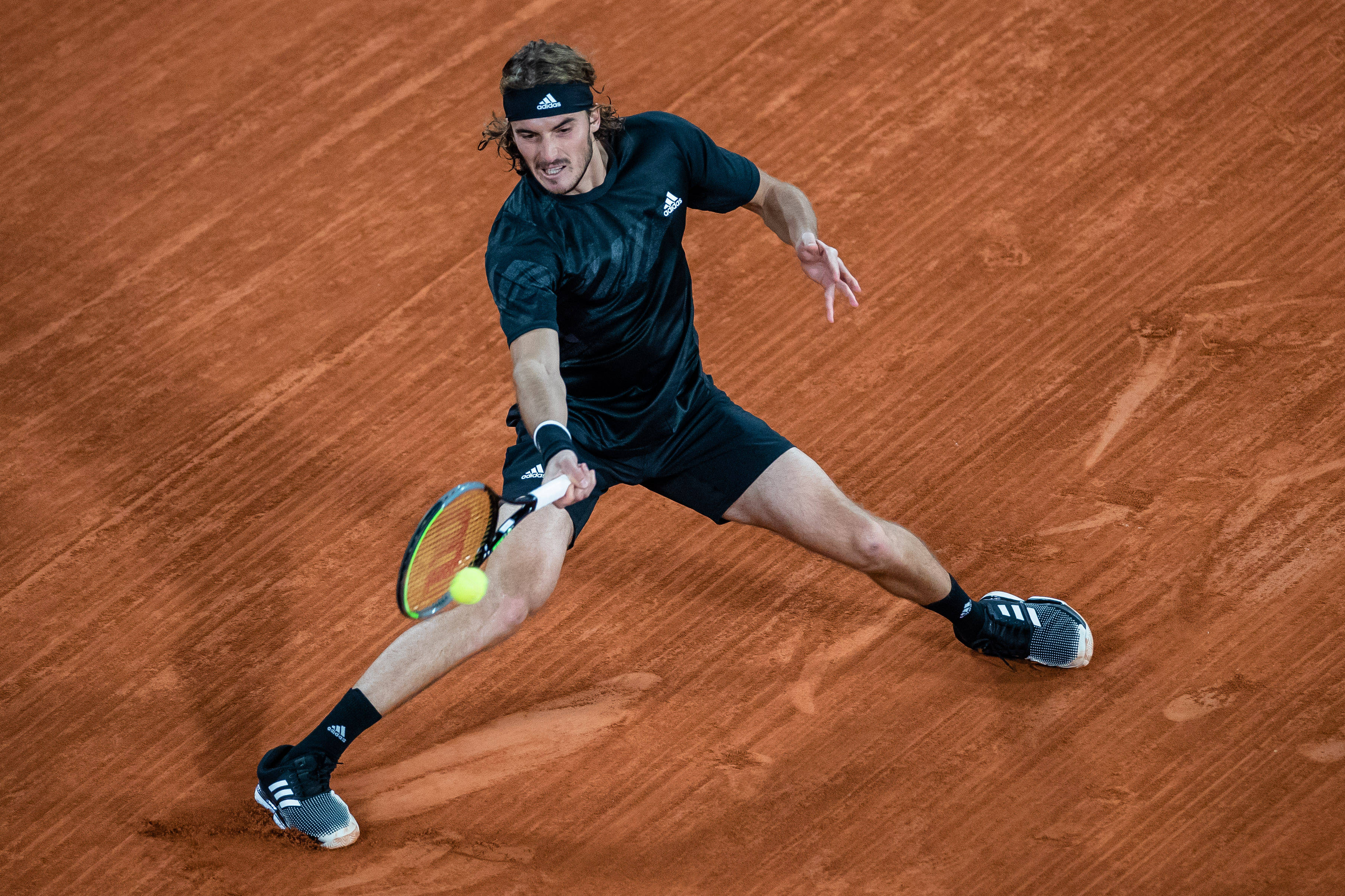 德国网球队翻盘法国网球队,西西帕斯高光表现 德国网球队翻盘法国网球队,西西帕斯高光表现