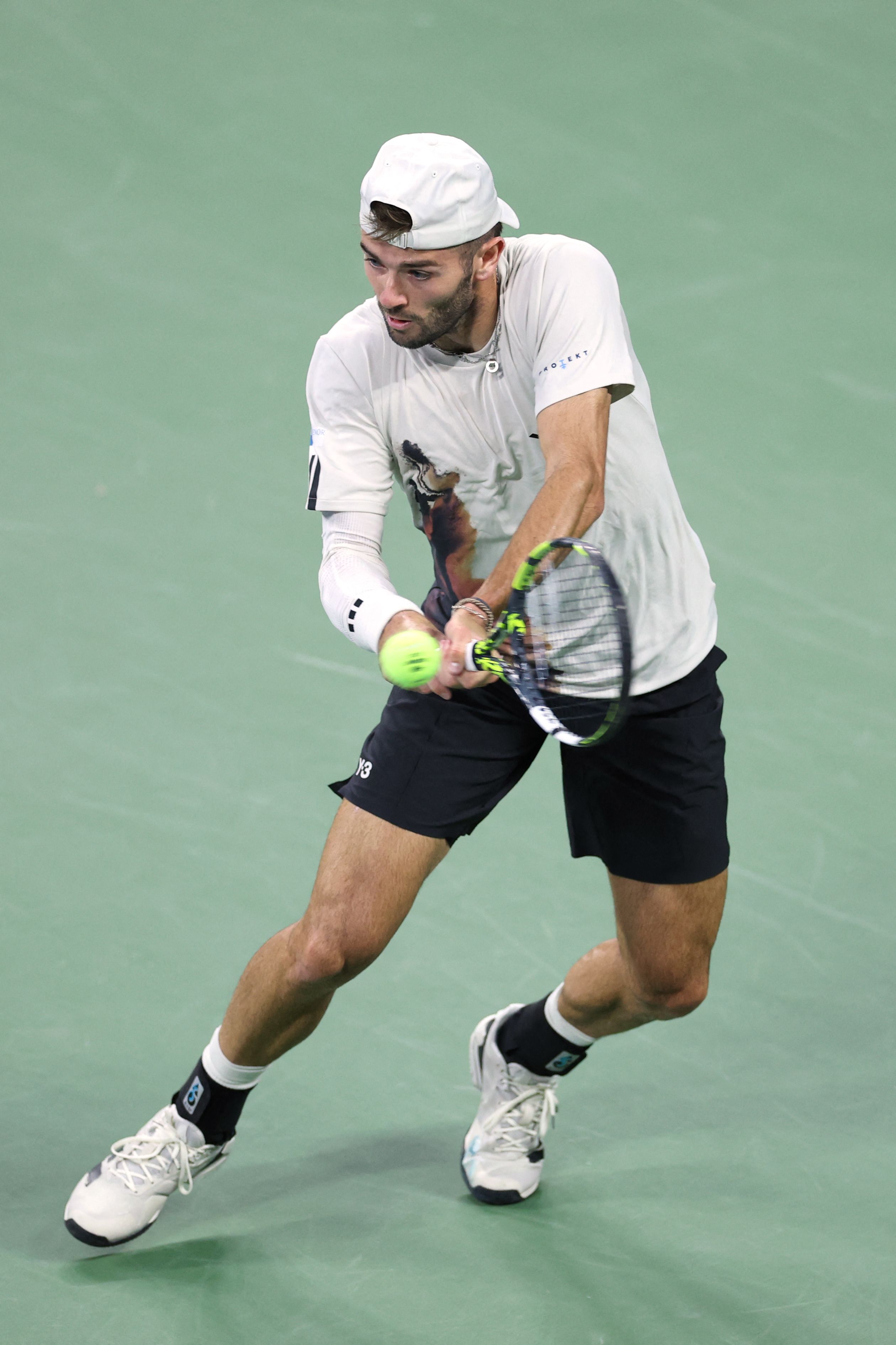 开云体育APP下载-美网险胜澳网，兹维列夫点燃赛场