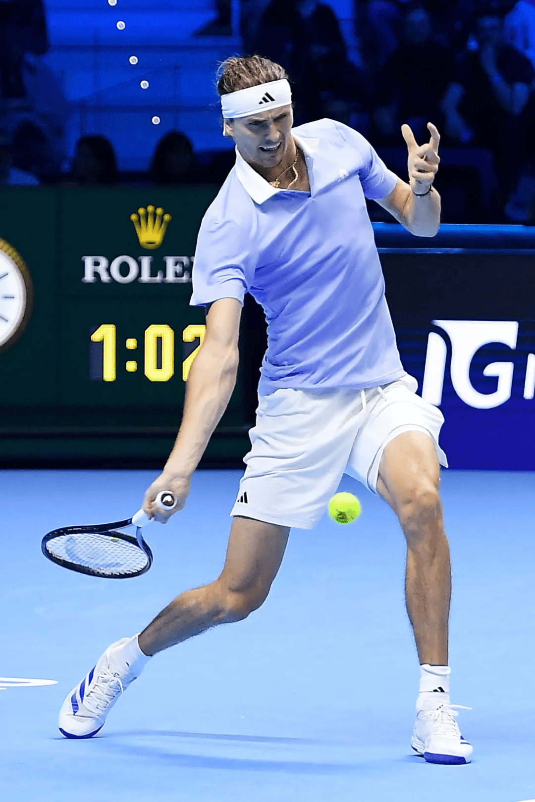 美网险胜澳网，兹维列夫点燃赛场