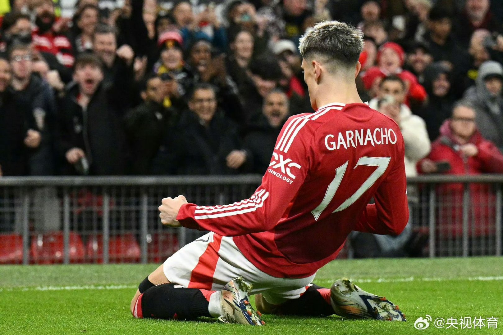 开云体育官网-曼联绝杀多特蒙德，阿什拉夫惊艳四座