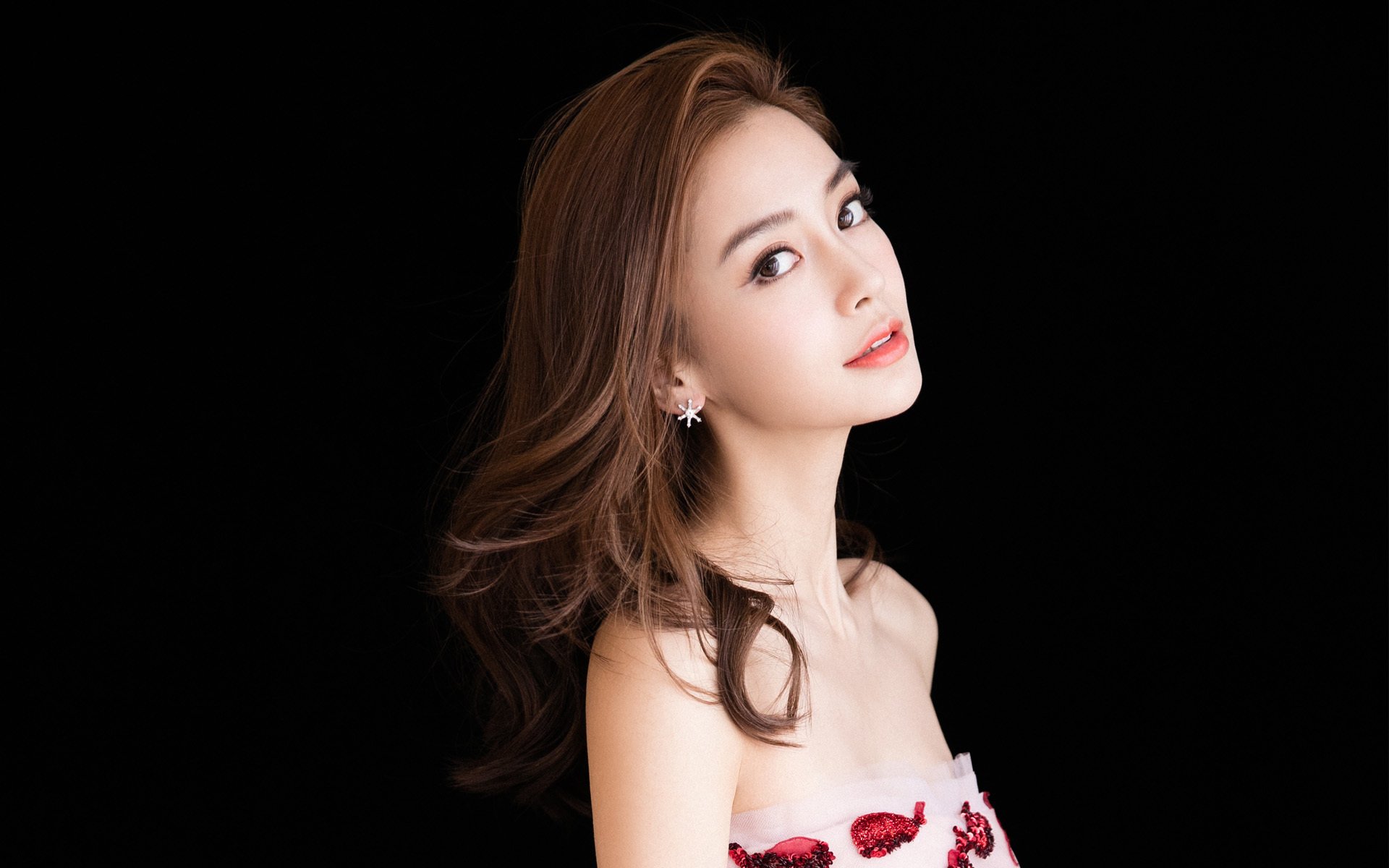 双城记,篮网赛场破热火,锡安血脉喷张接管奥运关键战