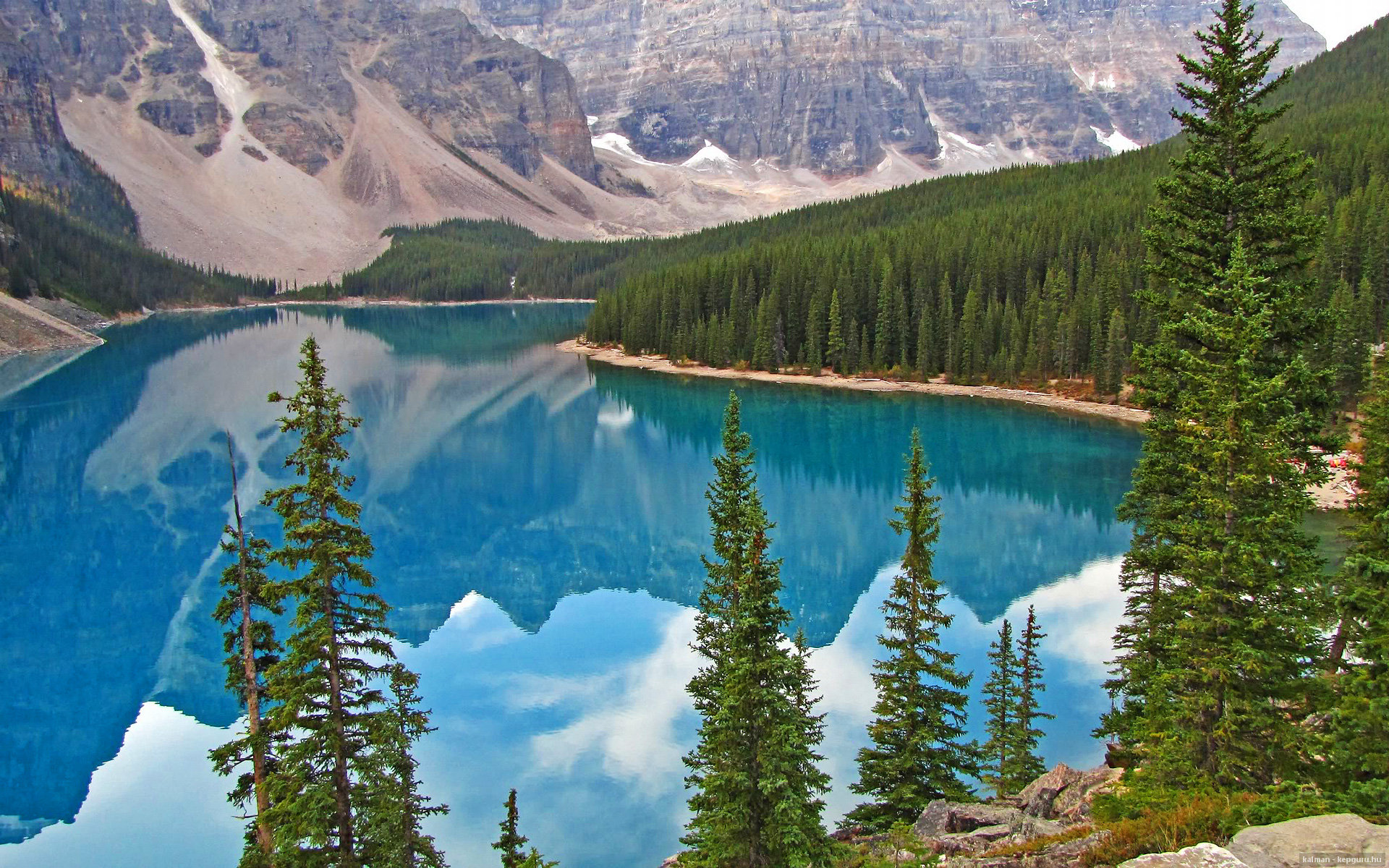 哈兰德爆发之夜,瑞士决胜局带走南非,体育的两种叙事如何共同诠释人类抗争