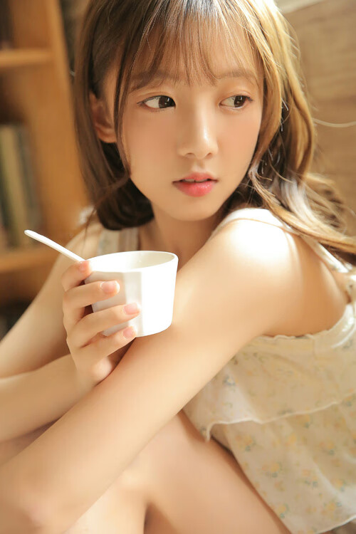 开云体育APP下载-跨越界限的对决，当基耶萨在几内亚与皇家社会的舞台上拉满存在感