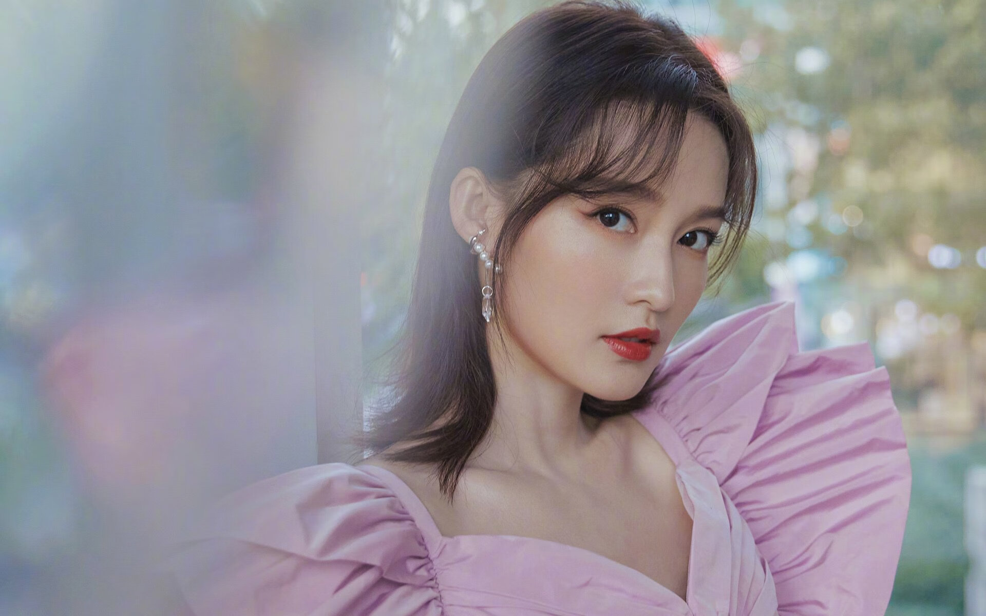 绿茵场的双重奏，当个人英雄主义遇见团队节奏美学